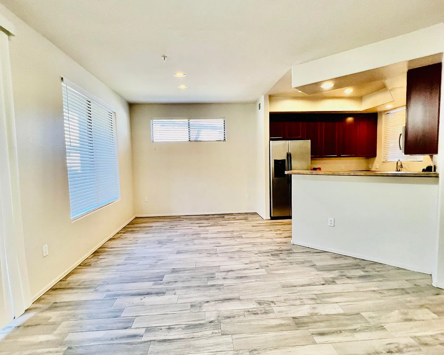 2 Bedroom Chandler Condo — Photo 4
