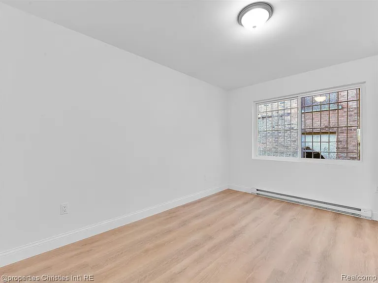44 Highland St #2 — Photo 7