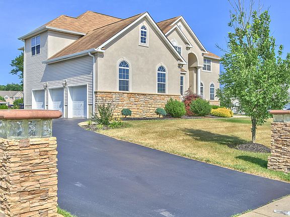 2nd image of 1805 Charlton Cir