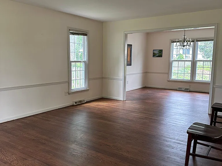 3320 Archwood Dr — Photo 2