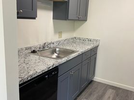 Residences at Riverside, 2 beds 1.0 baths (840 sqft)