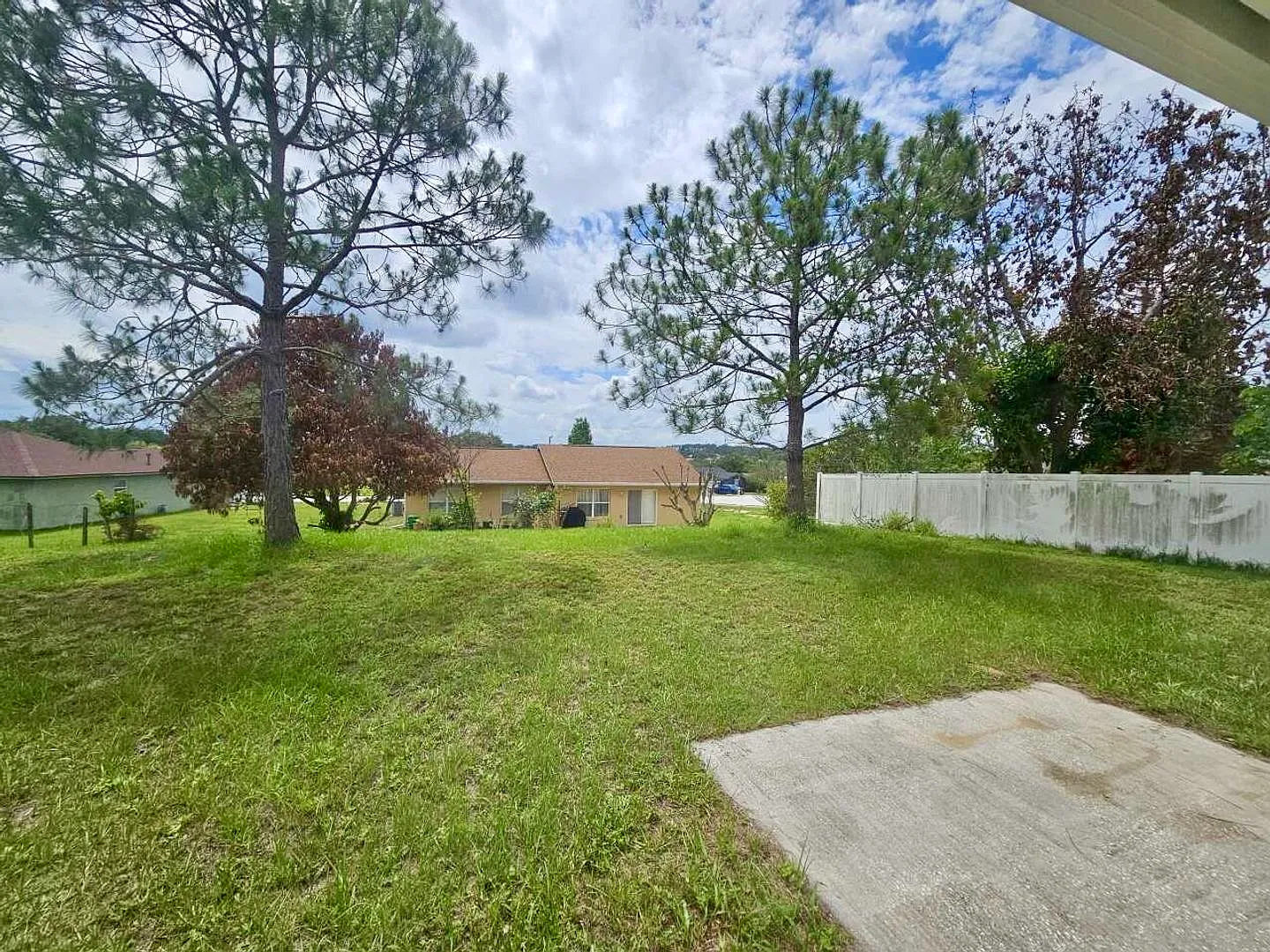 3 bed, 1294 sqft, $2,050 — Photo 3