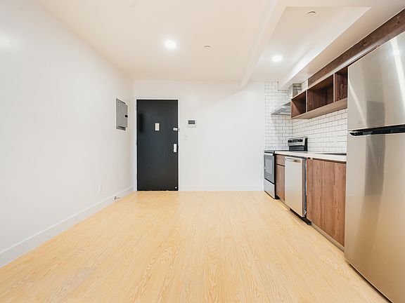 4th image of 24 Wilson Ave #3C