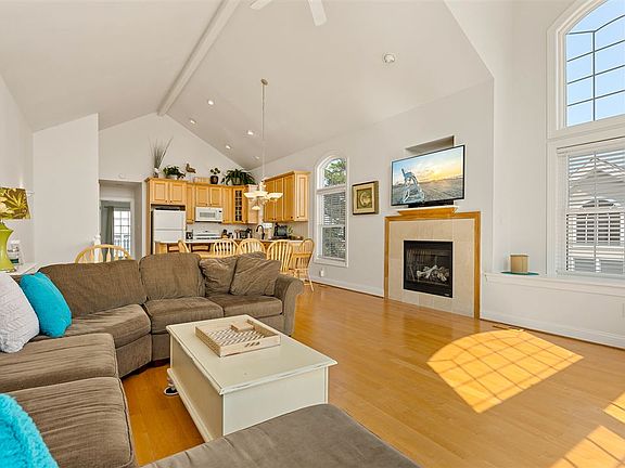 5th image of 209 82nd St Unit East