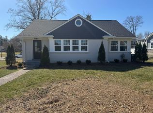 814 Chamberry Dr, Louisville, KY 40207