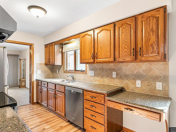 4th image of 6424 Westminster Ct