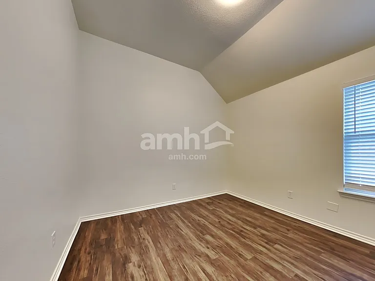 5745 Ozark Dr — Photo 13