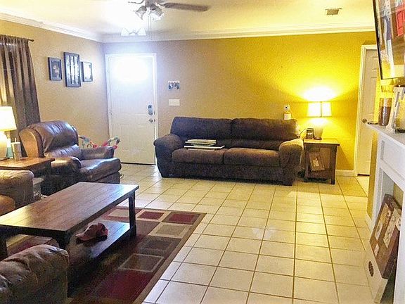 3rd image of 1117 Jeter Ave