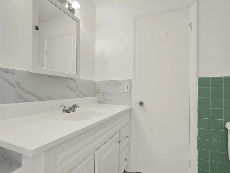 340 Madeira Ave #2 — Photo 8