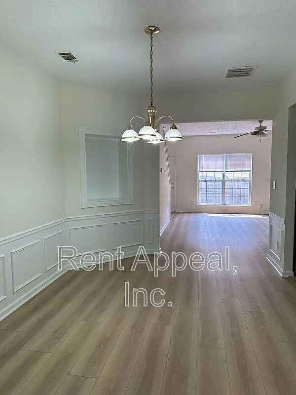 3 bed, 2.5 bath, 1696 sqft, $2,150 — Photo 3