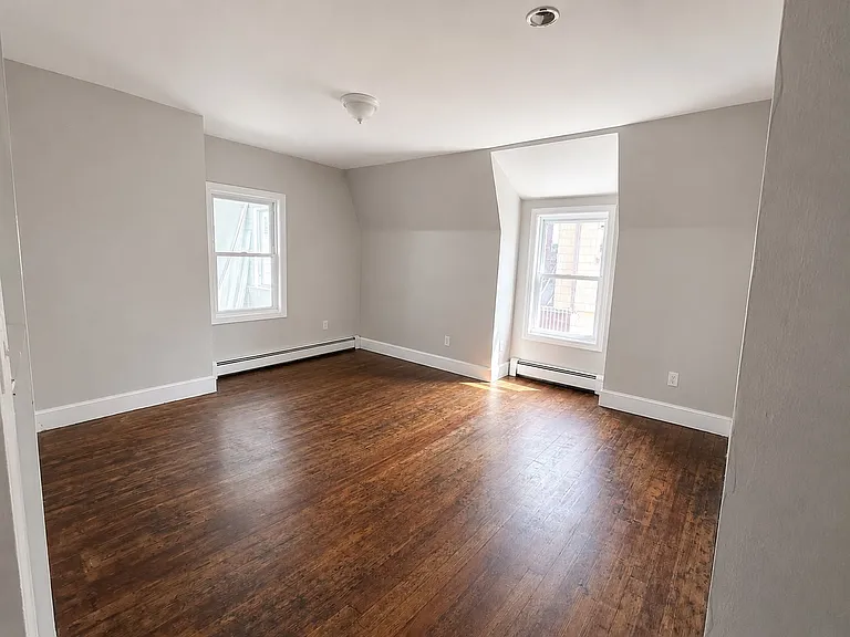 45 Carleton St #2 — Photo 13