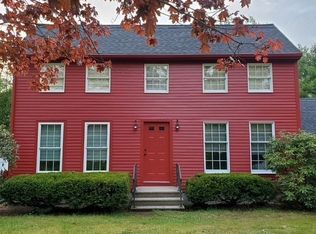 89 Peach St, Barre, MA 01005