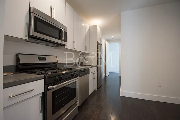 Rented by Brick&Mortar | media 32