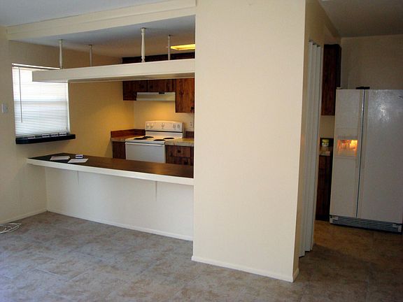 4th image of 429 Washington Ave