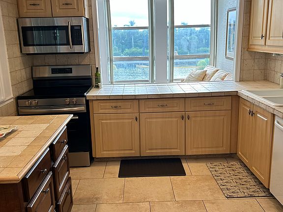 5th image of 601 Three Islands Blvd APT 302