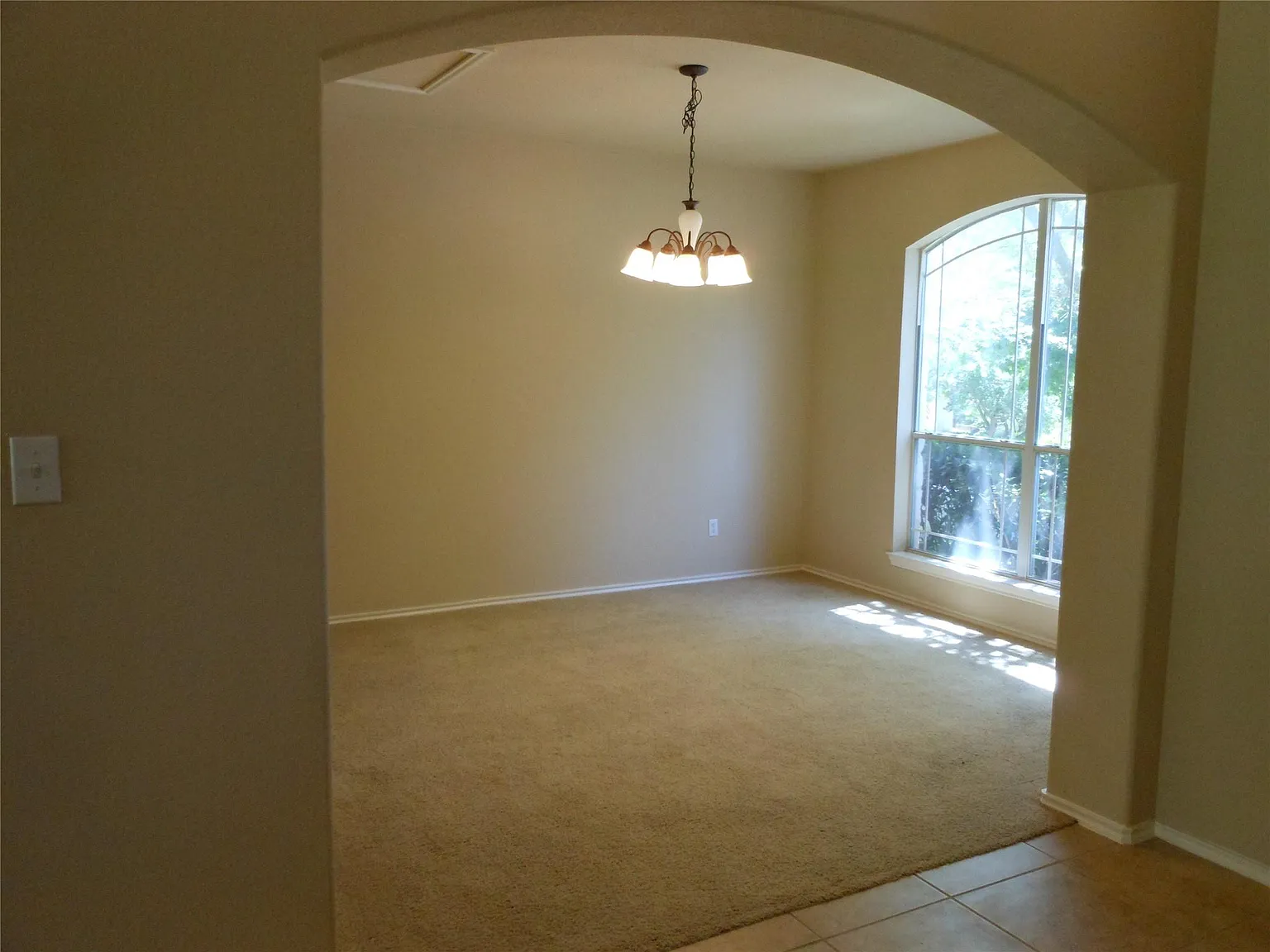 4 bed, 3.0 bath, 2133 sqft, $2,700 — Photo 4