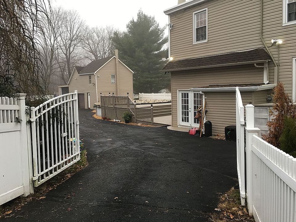 2nd image of 154 Long Hill Rd