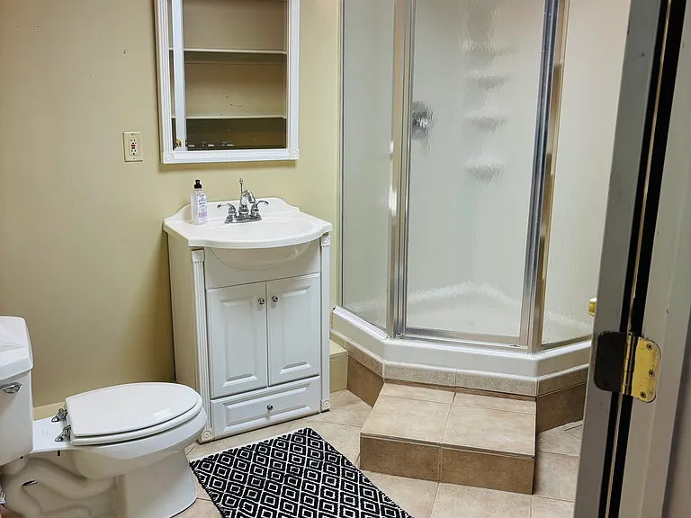 114 Boscobel Rd — Photo 14