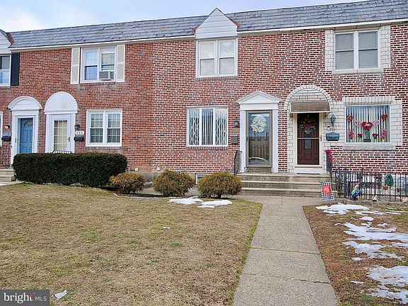 2nd image of 733 Crescent Dr