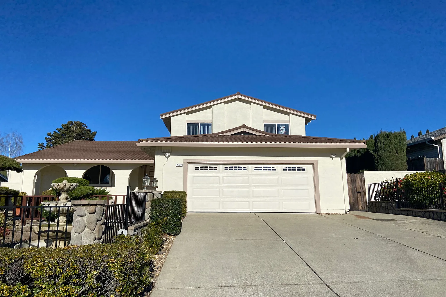 262 Beechnut Dr photo 1