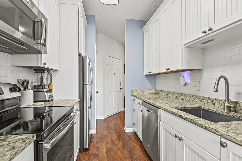 1 bed, 1.0 bath, 866 sqft, $2,050 — Photo 4