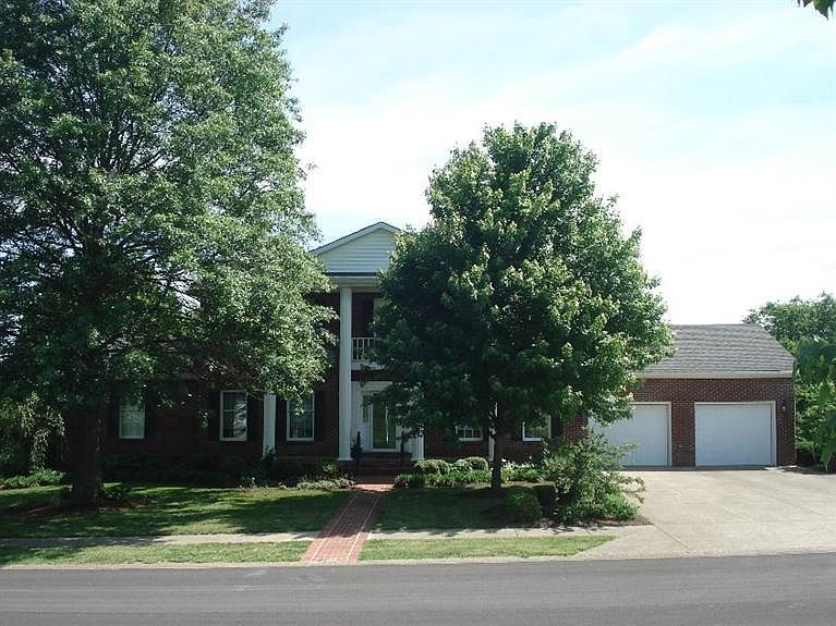 1st image of 203 Chelsea Dr