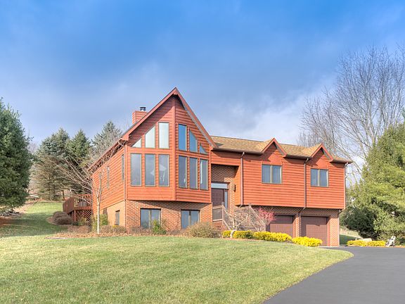 2nd image of 512 Cedar Orchard Dr W