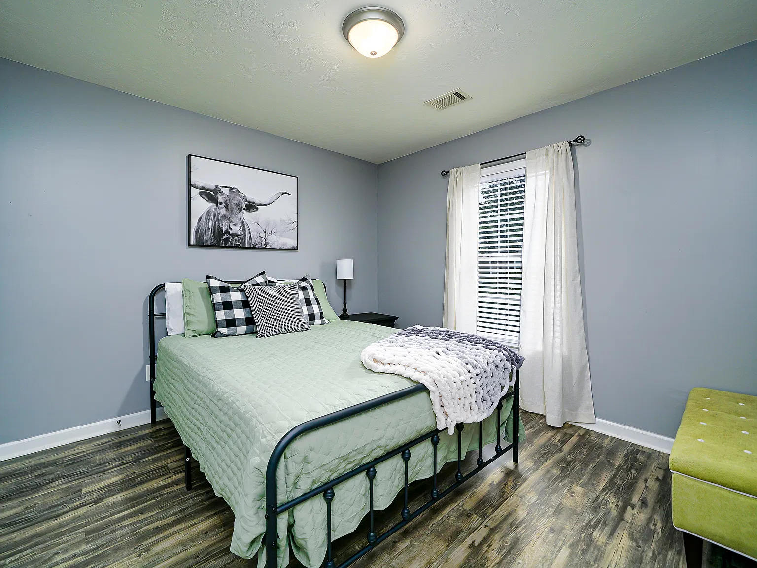2 bed, 1092 sqft, $1,850 — Photo 4