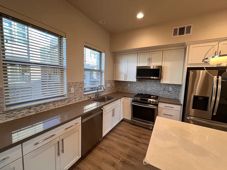 1709 Hazelnut Ln — Photo 66