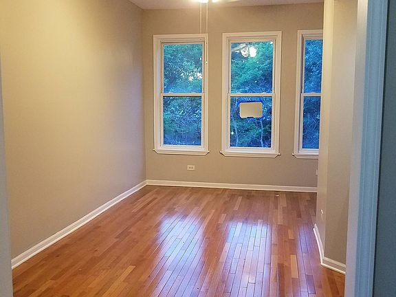 3rd image of 1819 N Francisco Ave #2