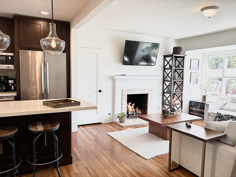 106 W Islay St — Photo 8