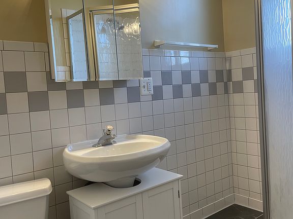 5th image of 3022 S Princeton Ave #3F