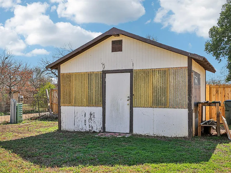 620 Barbara Dr — Photo 23