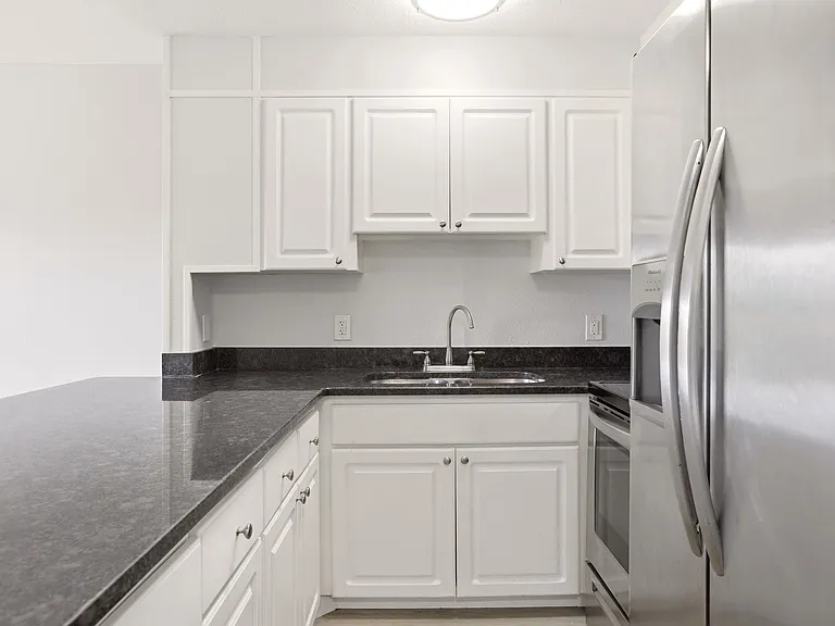Phillippi Square Apartments — Photo 9