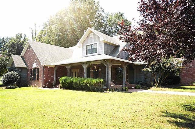 1st image of 208 Riverview Dr