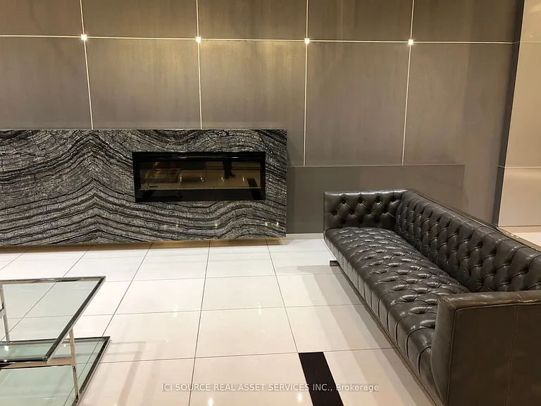 7165 Yonge St #632 — Photo 2