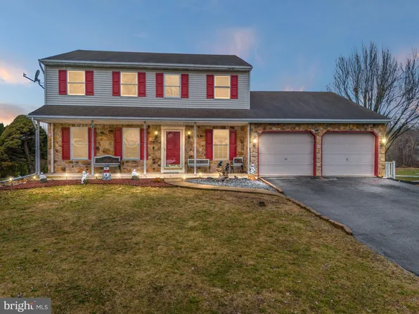 226 Cornerstone Dr, Blandon, PA 19510