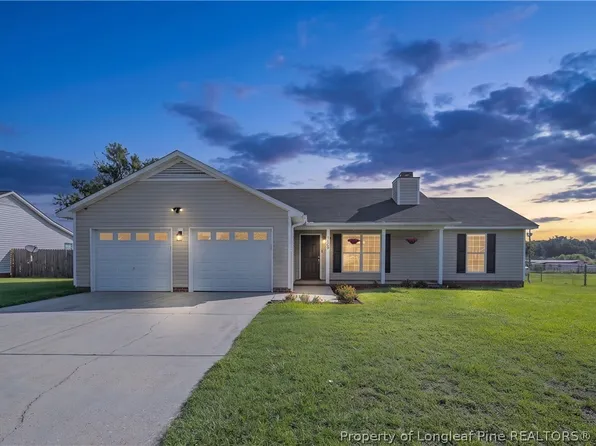 129 Cavalier Dr, Raeford, NC 28376