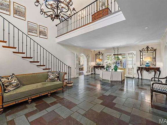 5th image of 8 Ridgewood St