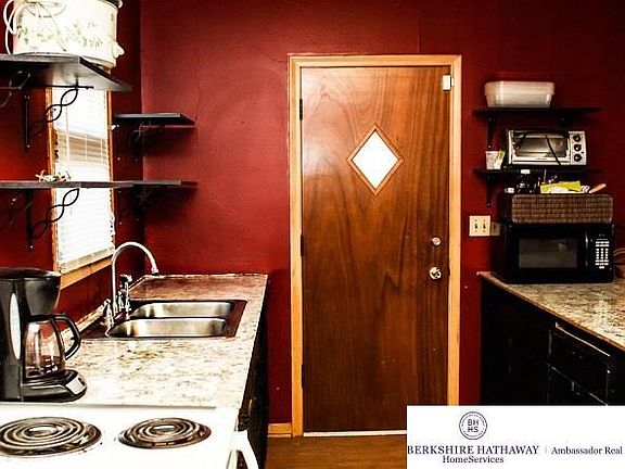 5th image of 5815 Taylor St
