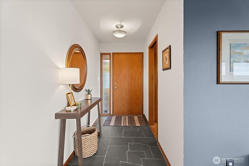 5th image of 20934 7th Avenue S