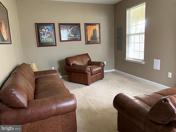 5th image of 43631 Marguerite St