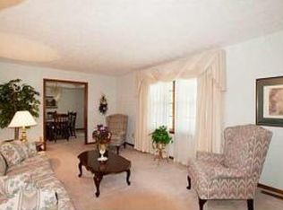 8410 Roberts Rd, Hilliard, OH 43026