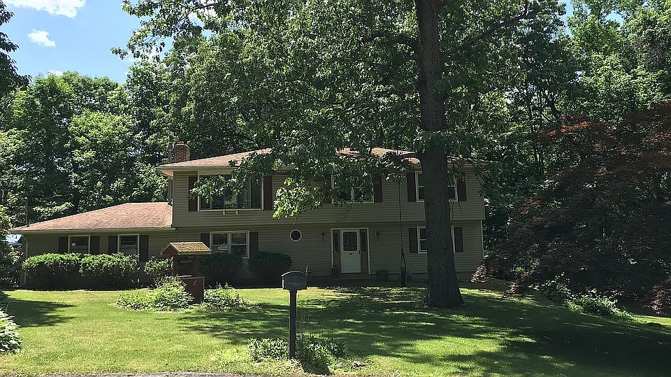 1st image of 36 Crest Hill Dr