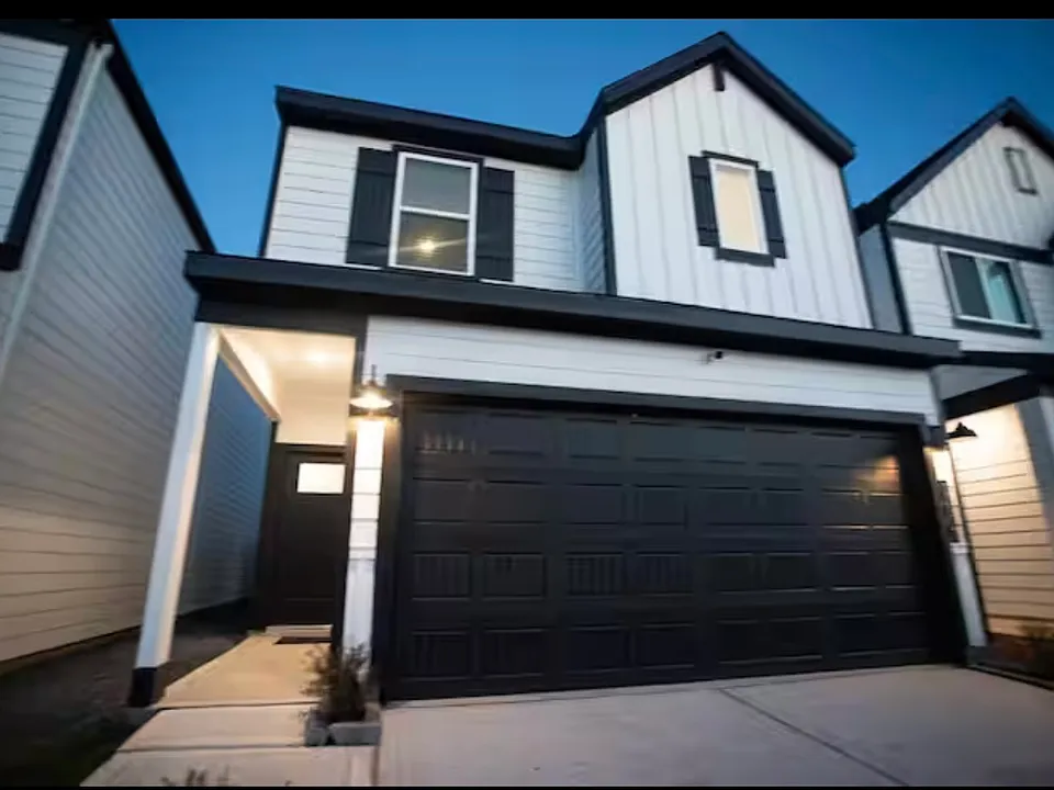 12317 Brandenburg Gate Dr