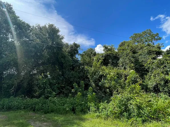 Lost Pine Dr, Tallahassee, FL 32305