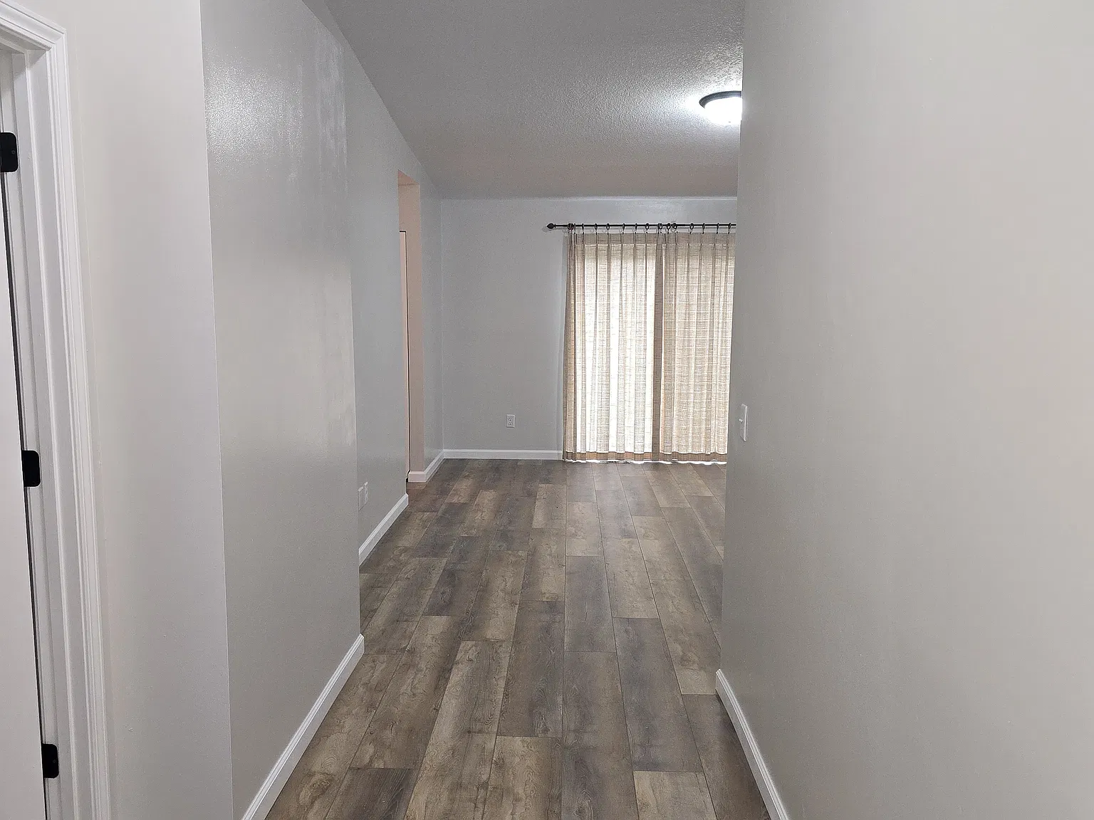 3 bed, 1200 sqft, $1,950 — Photo 4