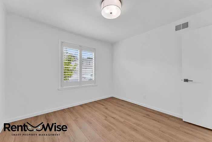 110 Cuesta Dr — Photo 33