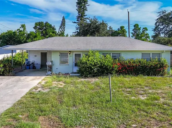 2215 N Wellesley Dr, Bradenton, FL 34207