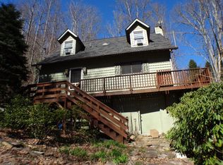 2983 Dicks Creek Rd, Whittier, NC 28789